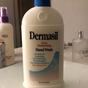 Extra Moisturizing Hand Wash - White